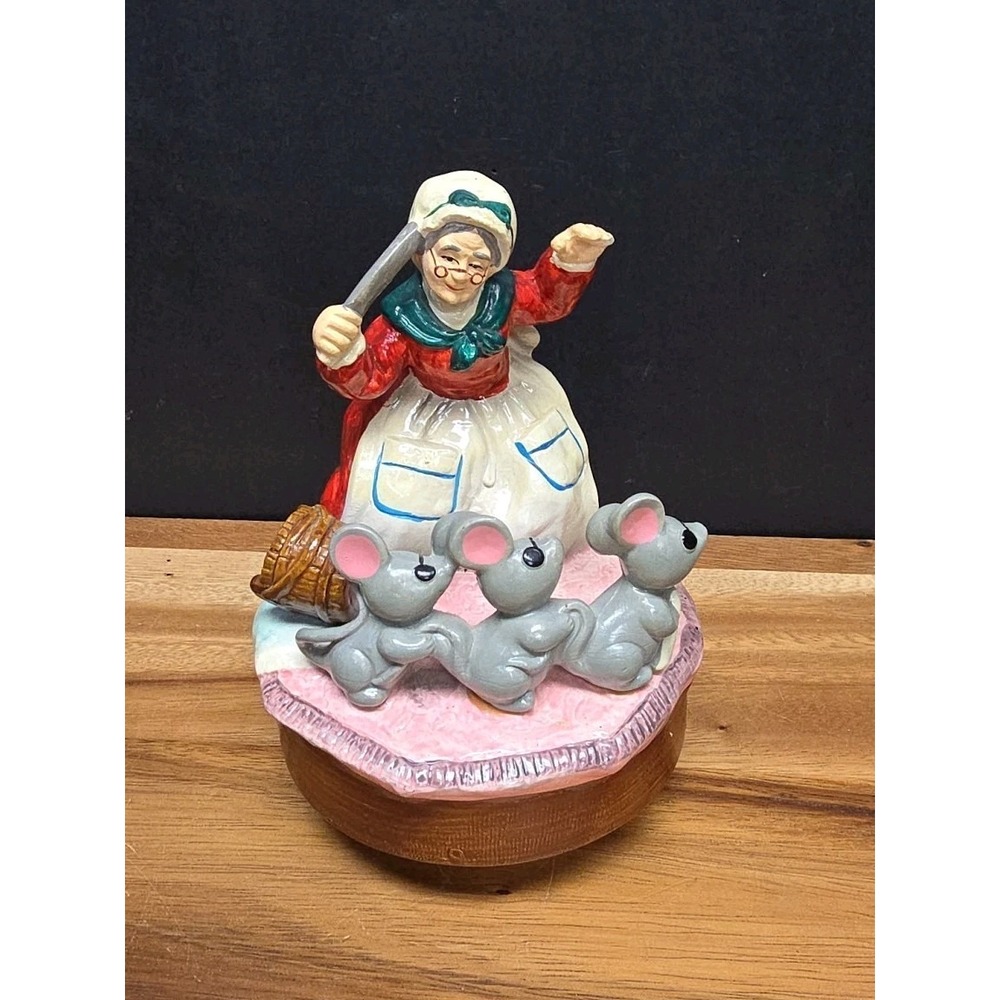 Vintage Aldon 1980 Porcelain lady with three blind mice Music Box Tested Works !